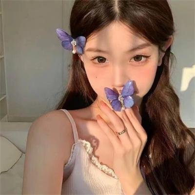 受到猩猩之神庇护的大小姐在皇家骑士团受到宠爱